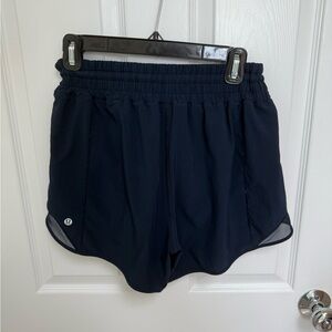Women’s Lululemon Hotty Hot High-Rise Lined Short 4": Navy (size 10)